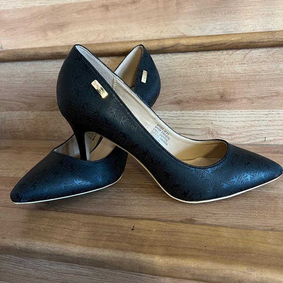 NWT - Bebe Heels - Picture 5 of 16